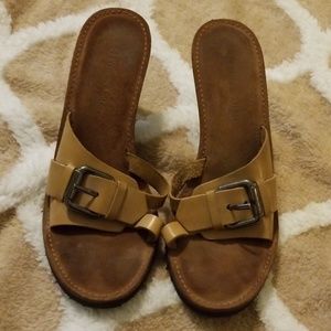 ❤Leather and wood heel sandals